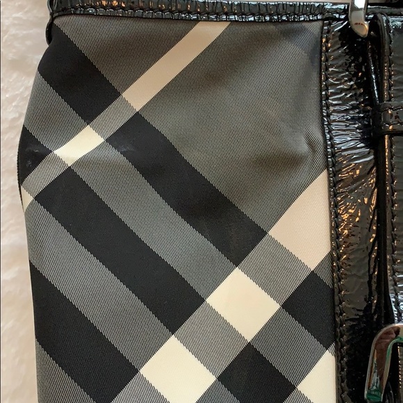 ♥️💋 BURBERRY Authentic Victoria check tote 👜 🥰 - Picture 6 of 8